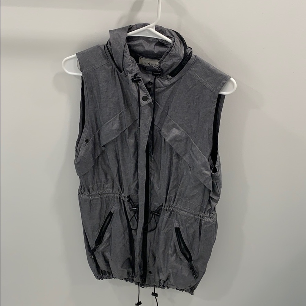 Grey Lou and grey zip up vest